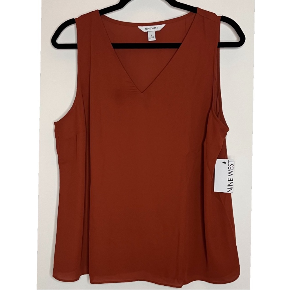 Women’s Sleeveless Blouse